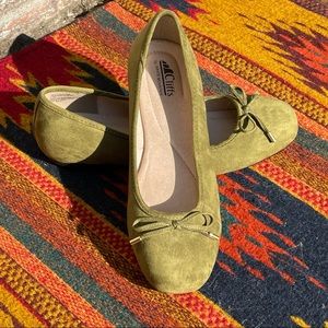 NEVER WORN - CLIFFS BY WHITE MOUNTAIN Women's Aubrie Ballet Flat 11W -$60 retail